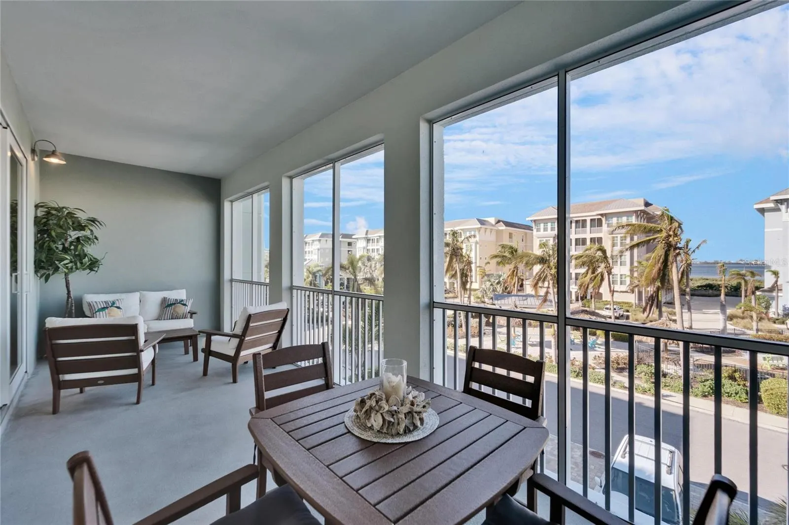 379 ARUBA CIR #201, #201