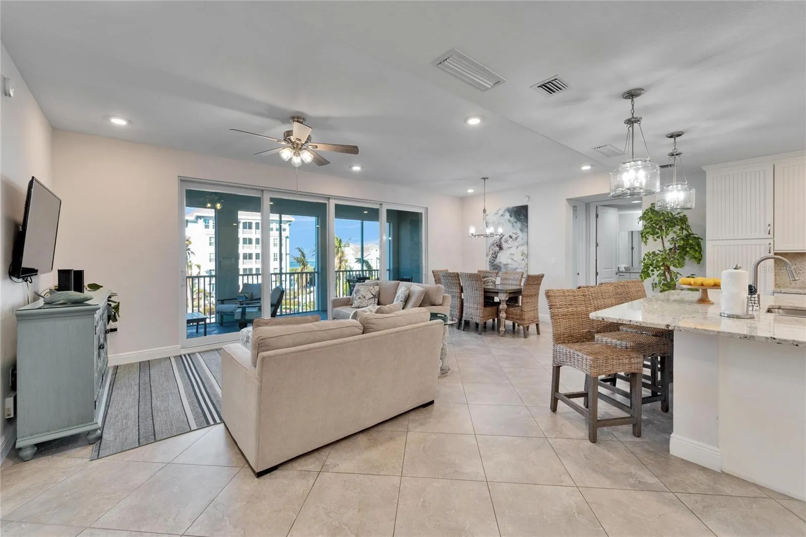 379 ARUBA CIR #201, #201