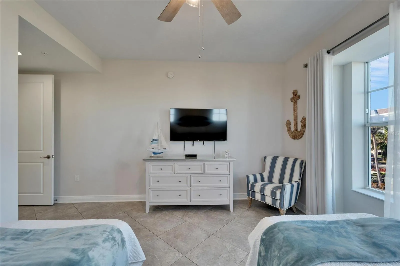 379 ARUBA CIR #201, #201