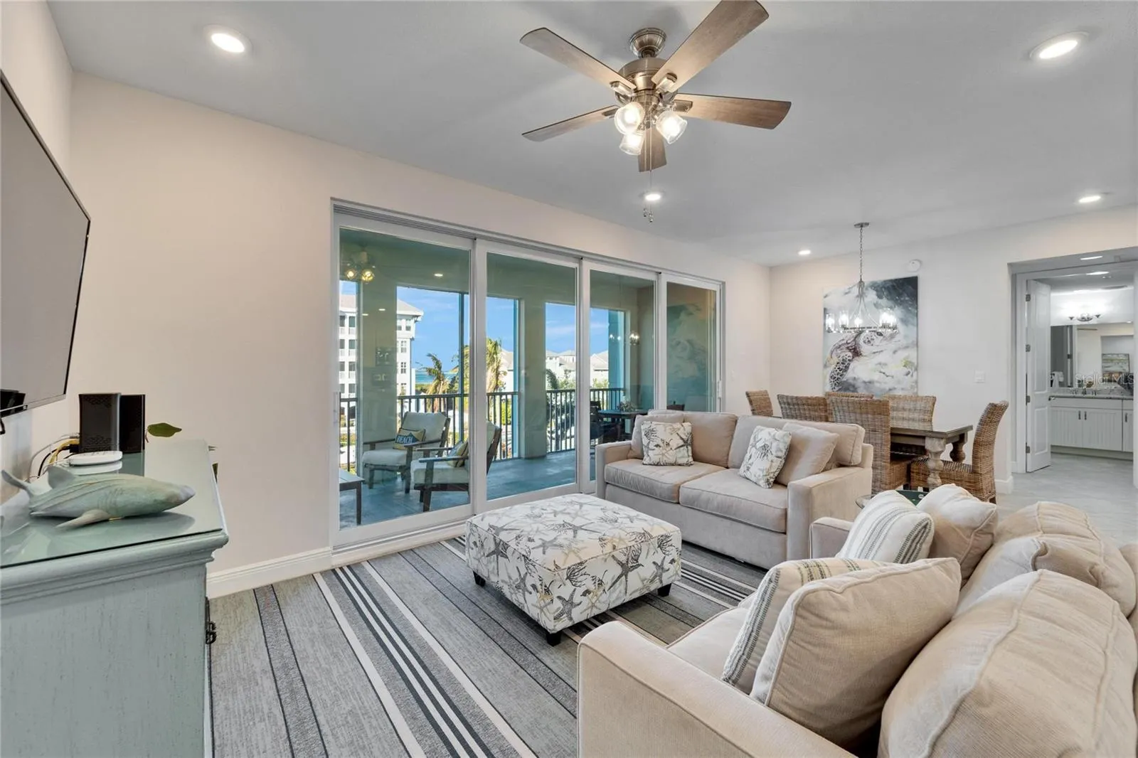 379 ARUBA CIR #201, #201