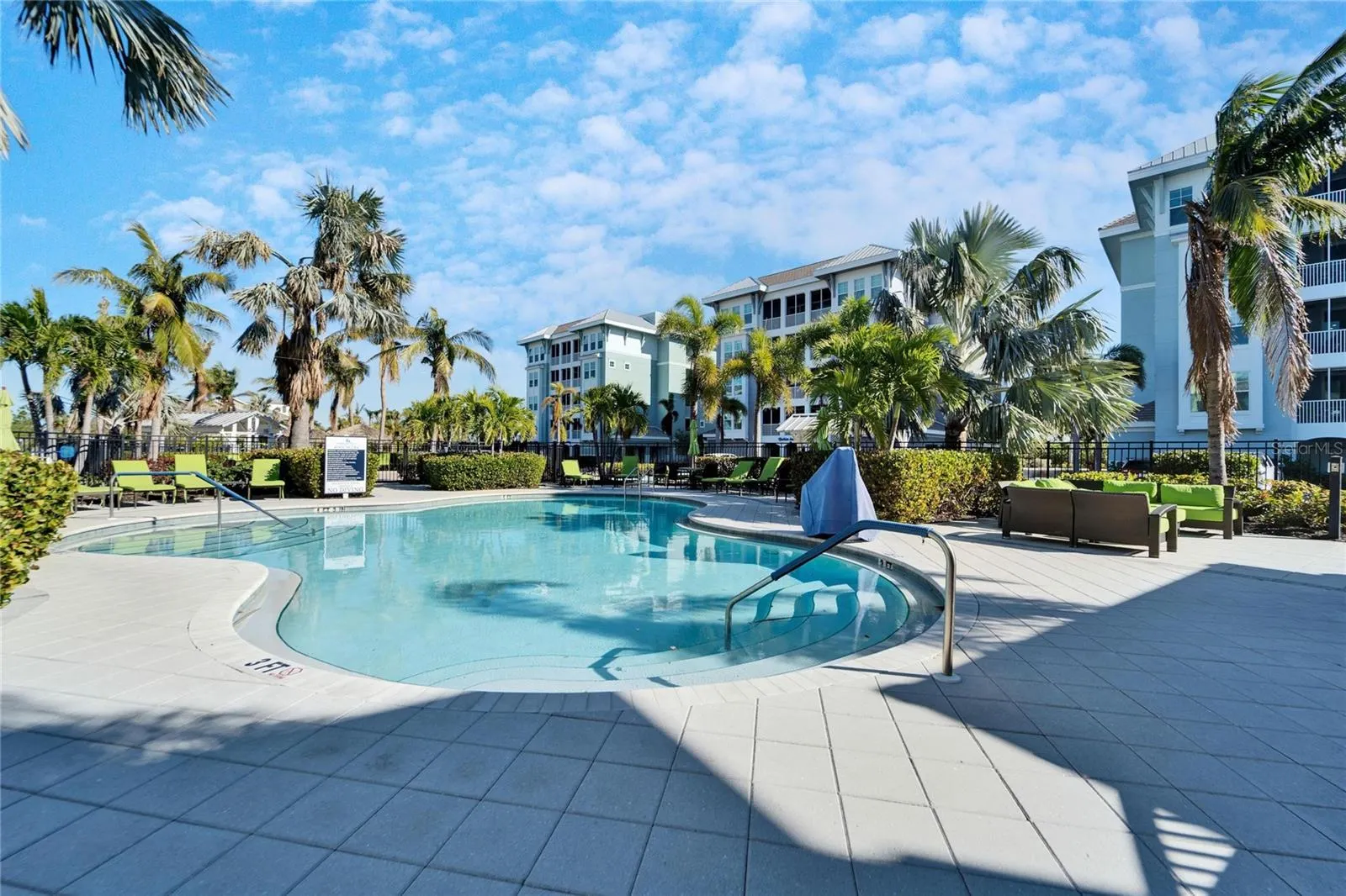 379 ARUBA CIR #201, #201