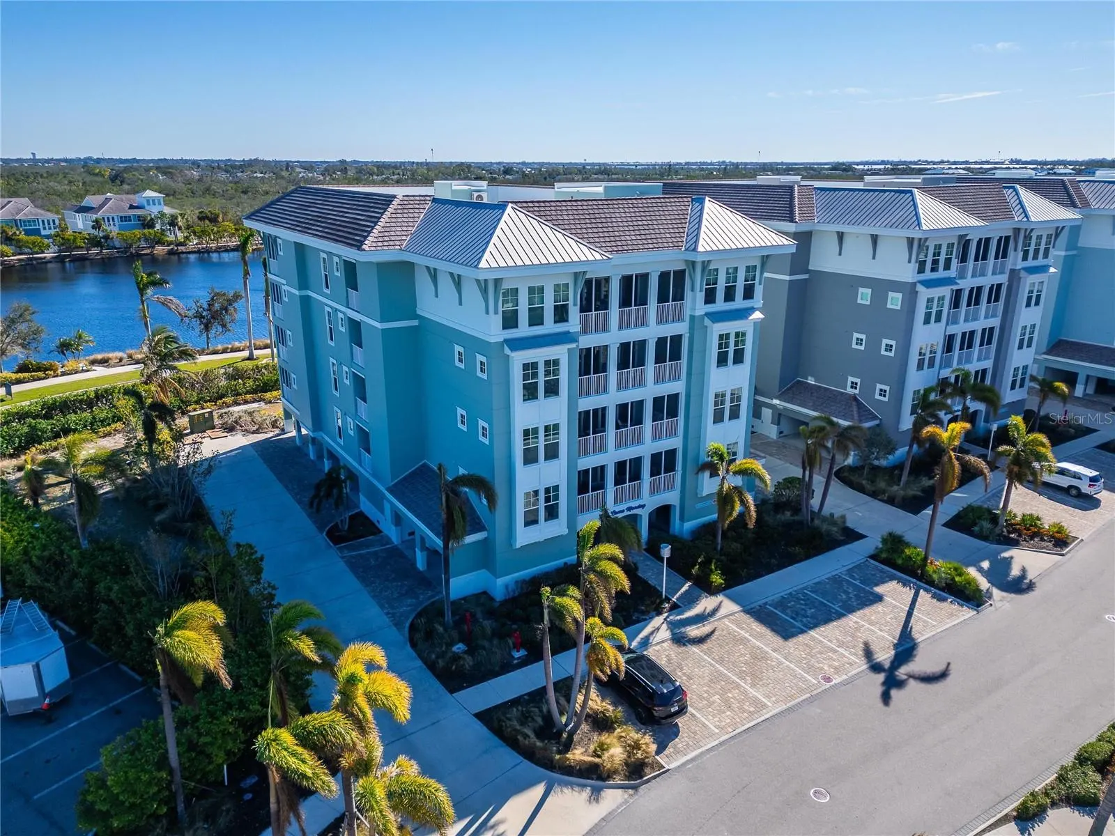 379 ARUBA CIR #201, #201