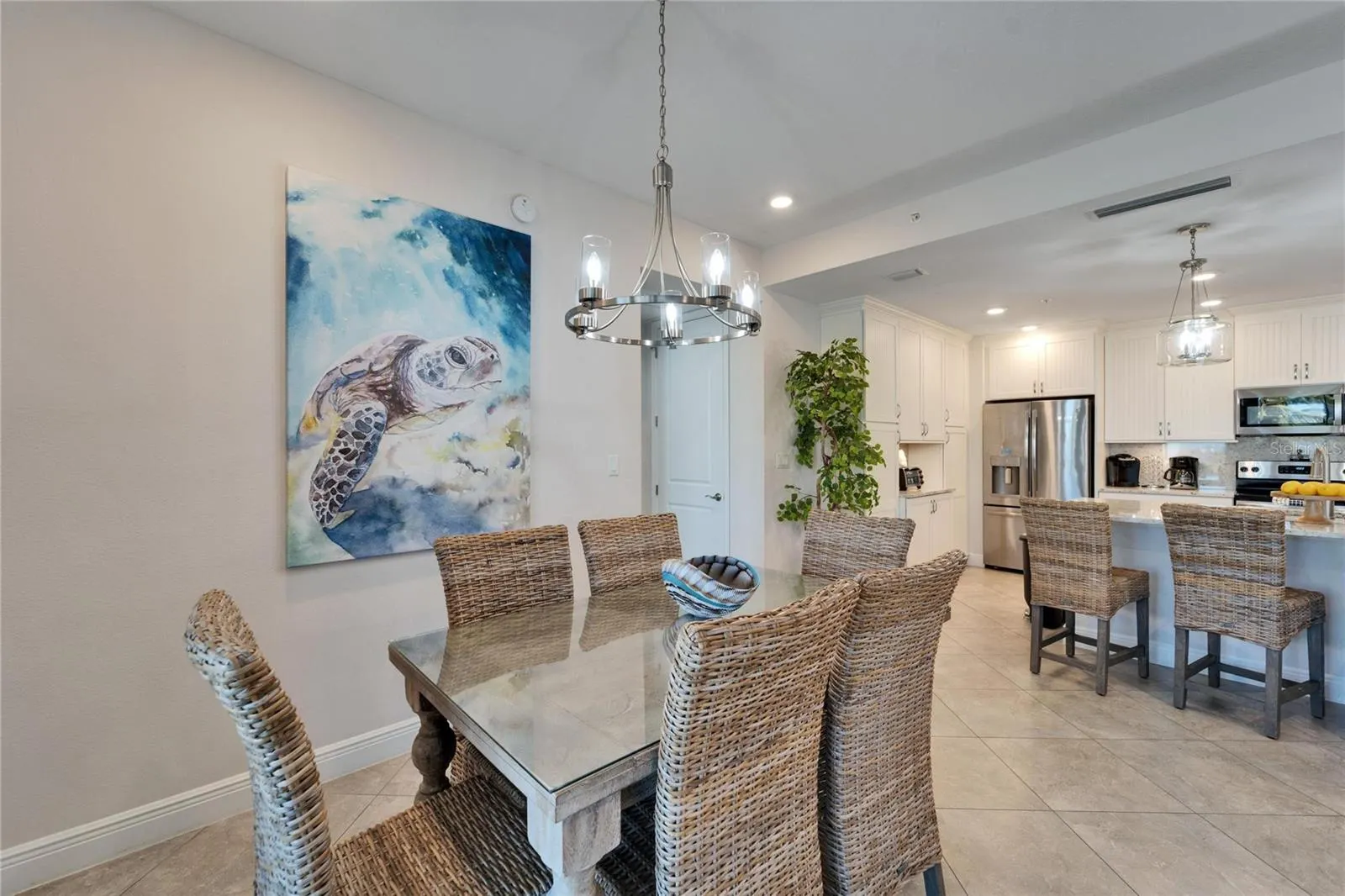 379 ARUBA CIR #201, #201