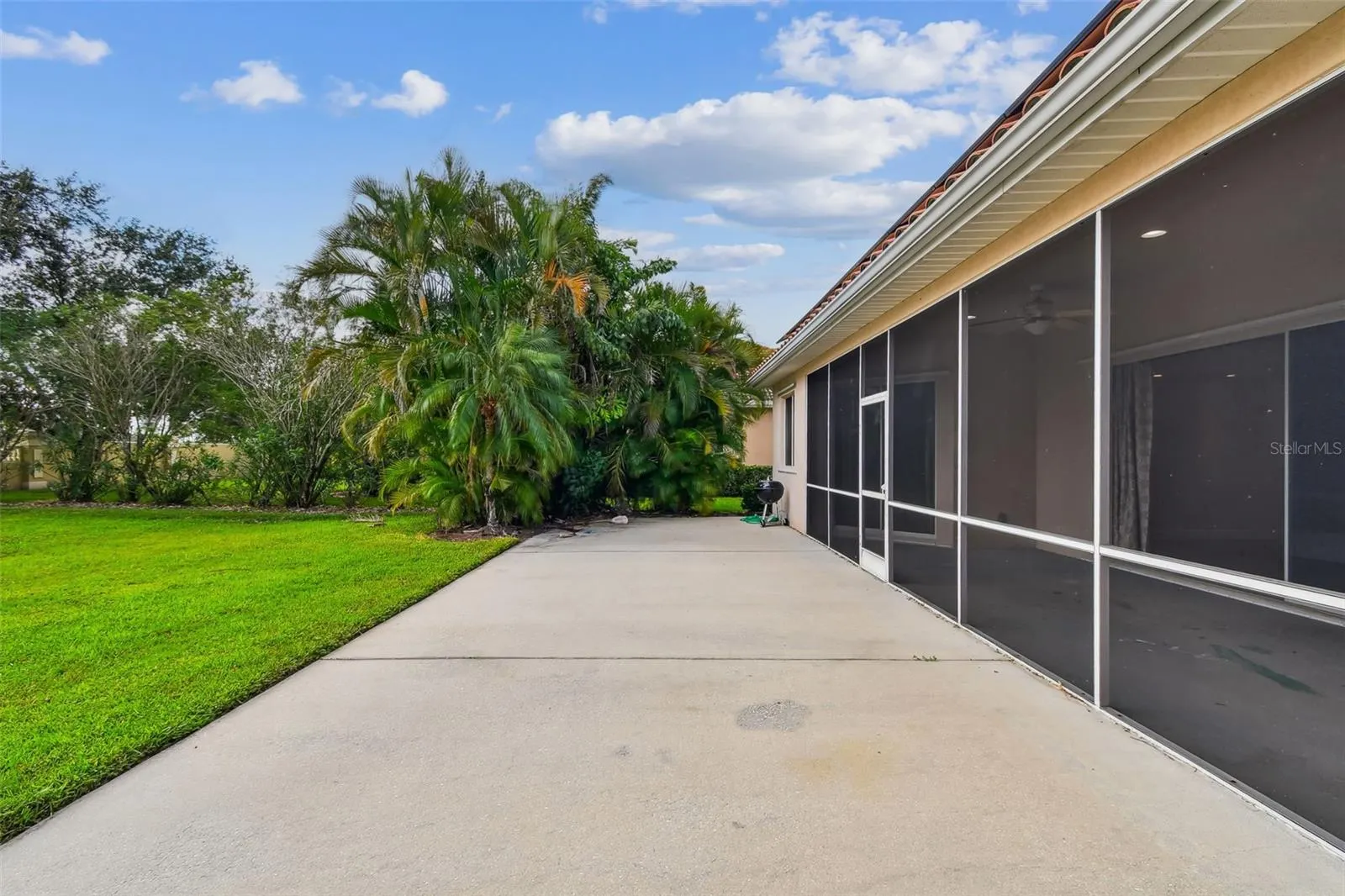 2729 HARVEST DR