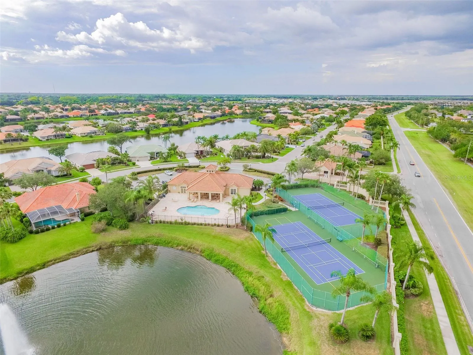 2729 HARVEST DR
