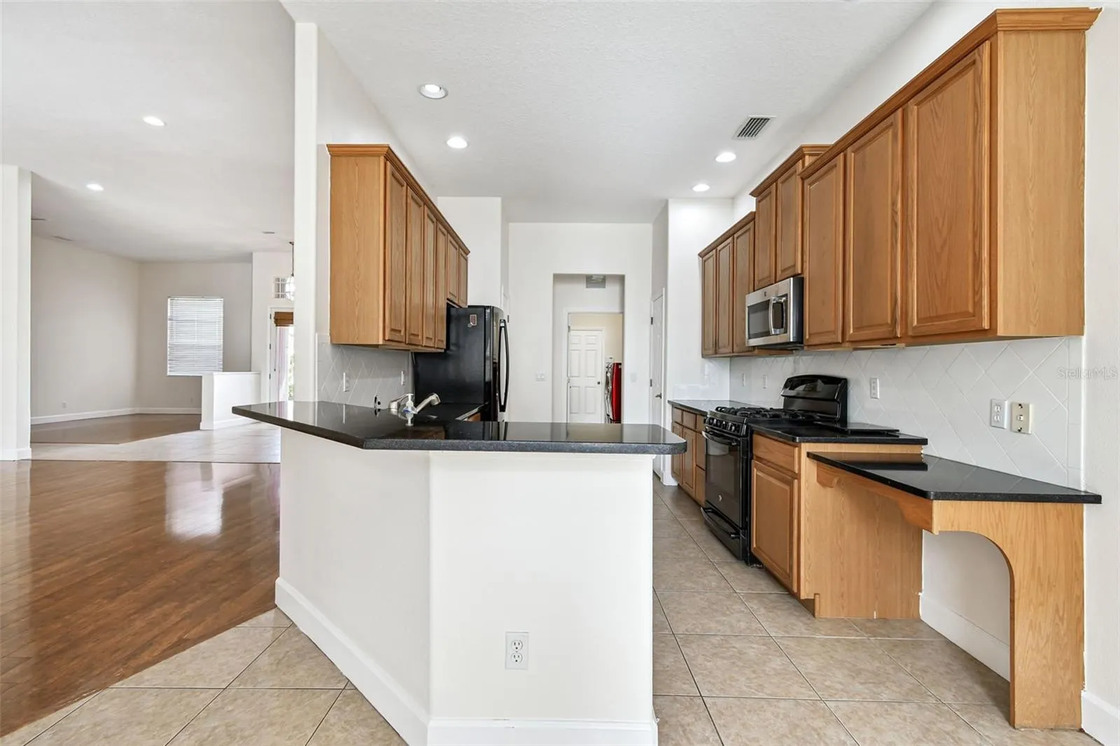 2729 HARVEST DR