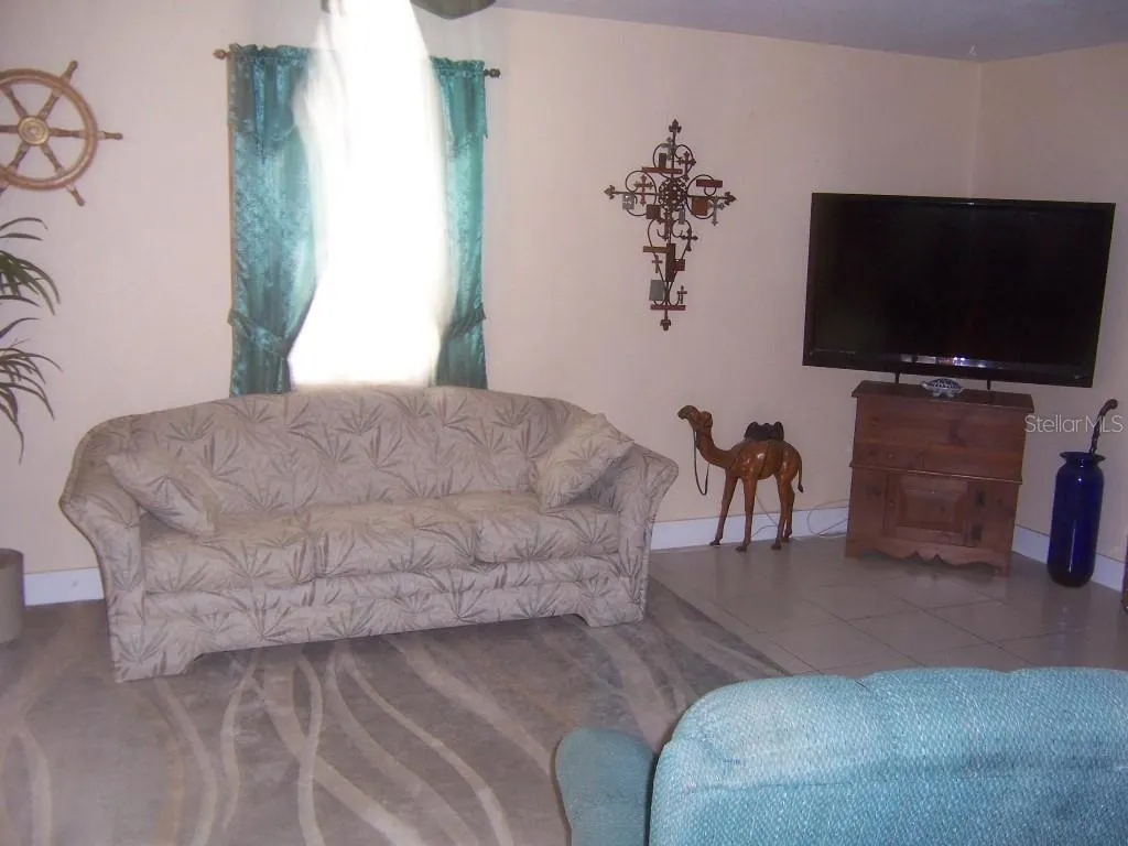 3222 DESOTO DR