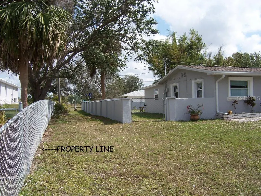 3222 DESOTO DR