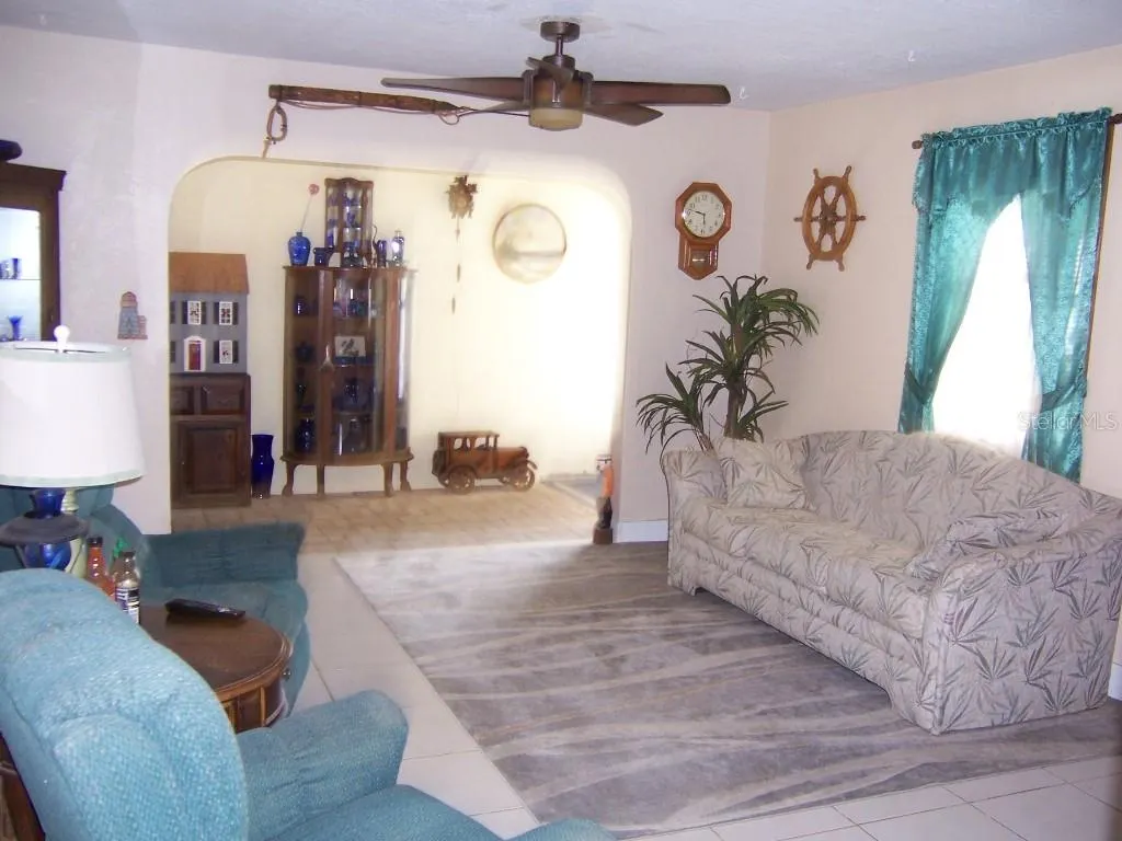 3222 DESOTO DR