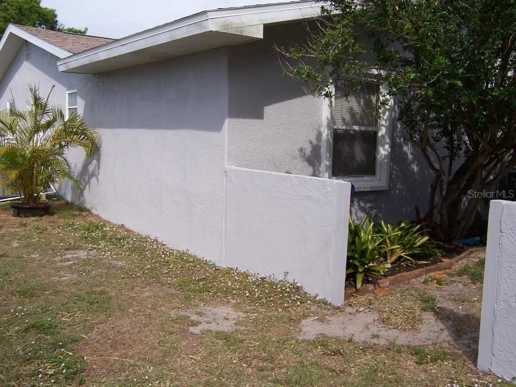 3222 DESOTO DR