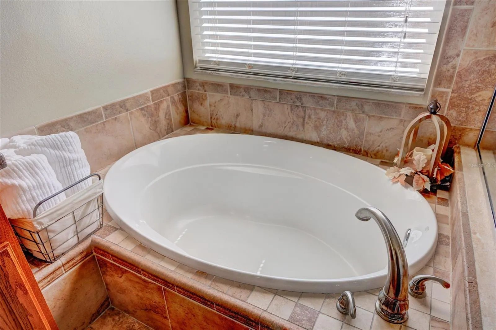 2906 CLOVERFIELD LN