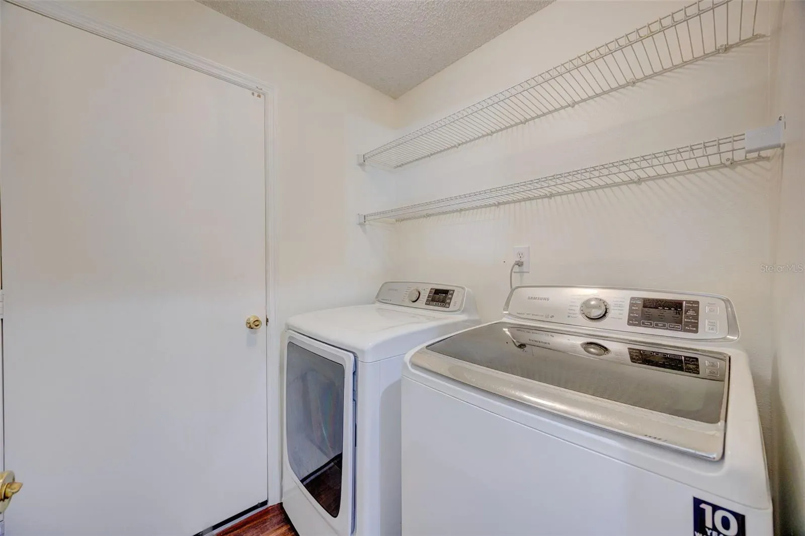 2906 CLOVERFIELD LN