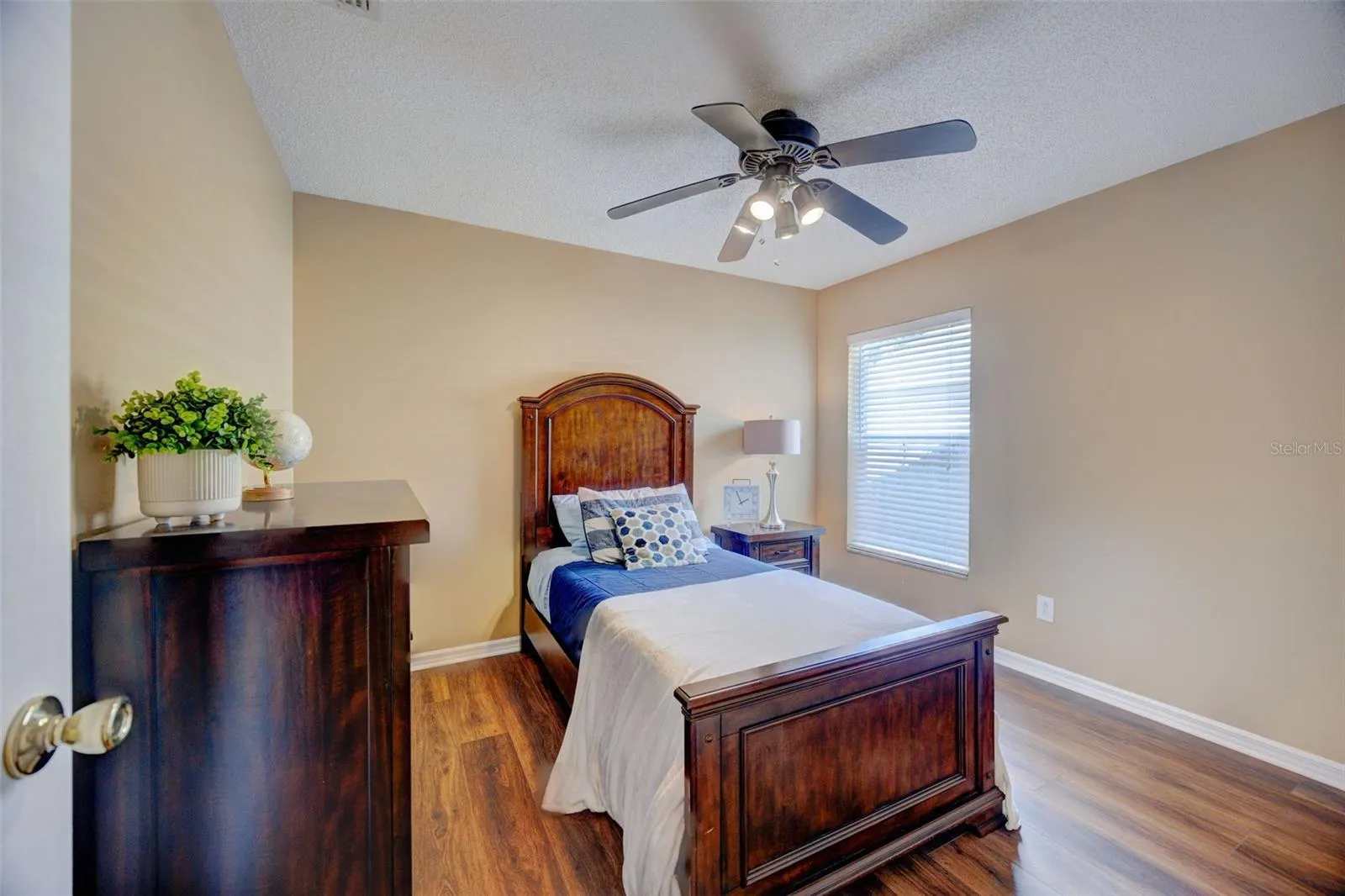 2906 CLOVERFIELD LN