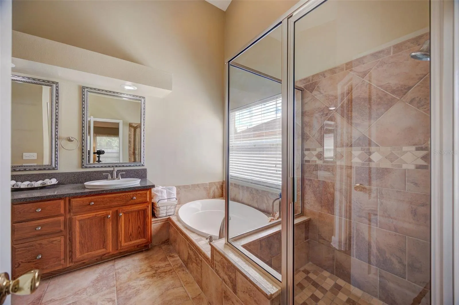 2906 CLOVERFIELD LN