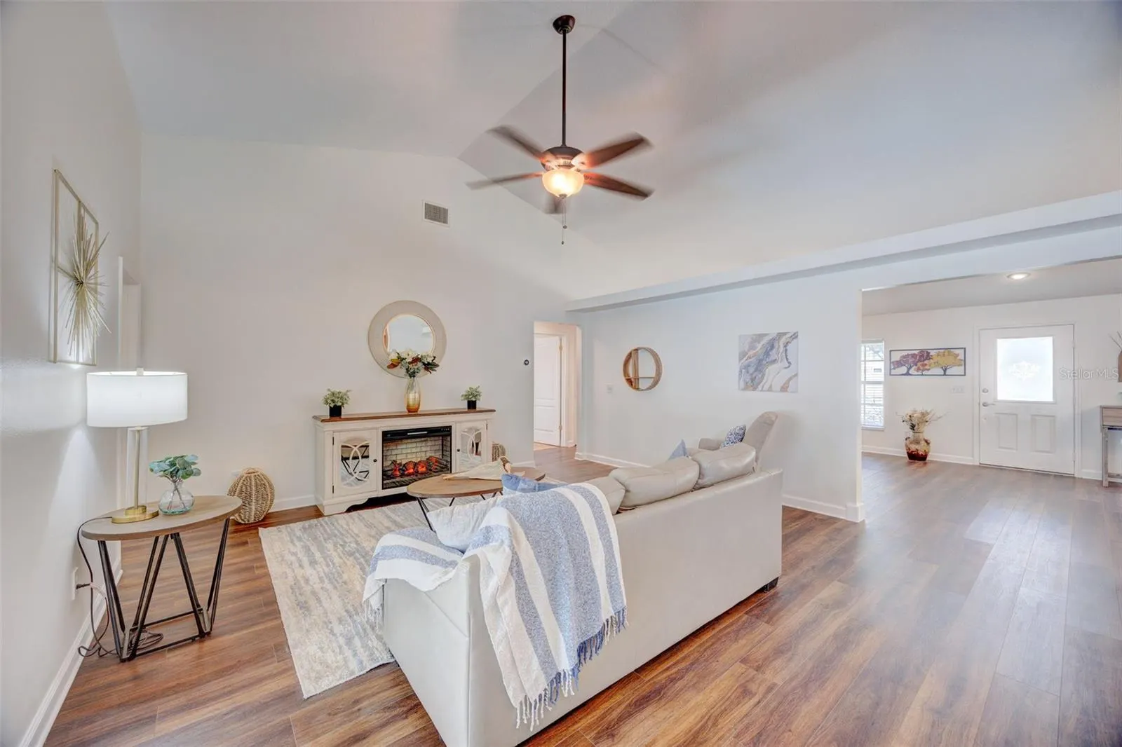 2906 CLOVERFIELD LN