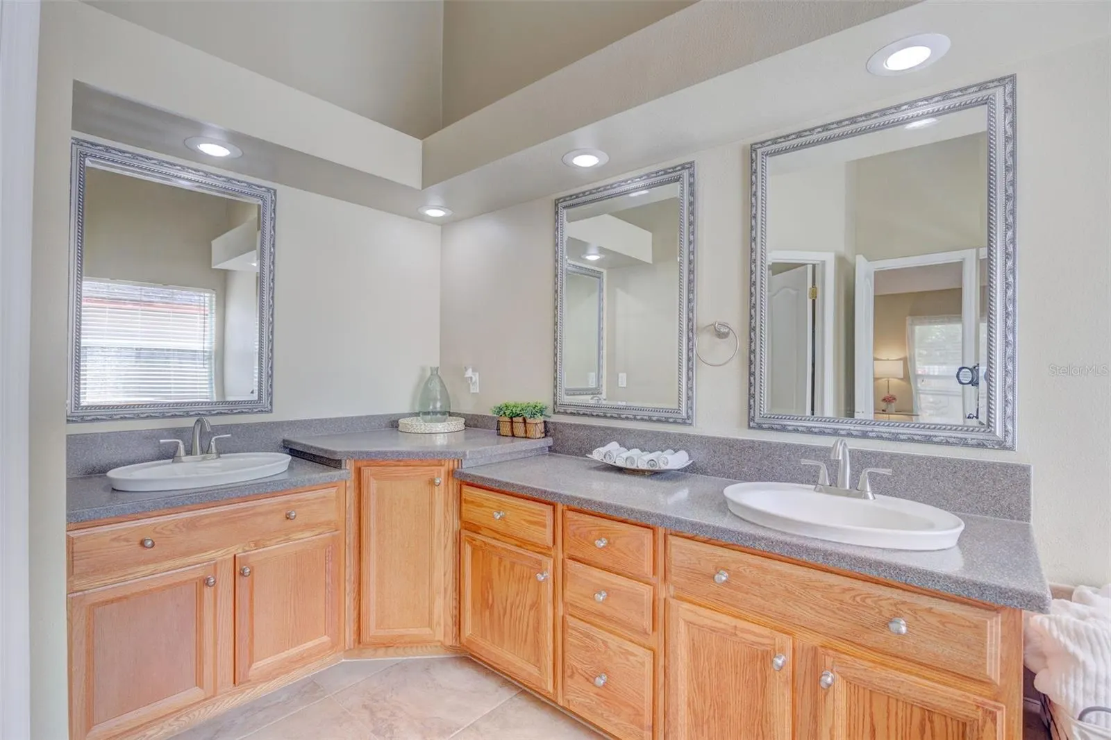 2906 CLOVERFIELD LN