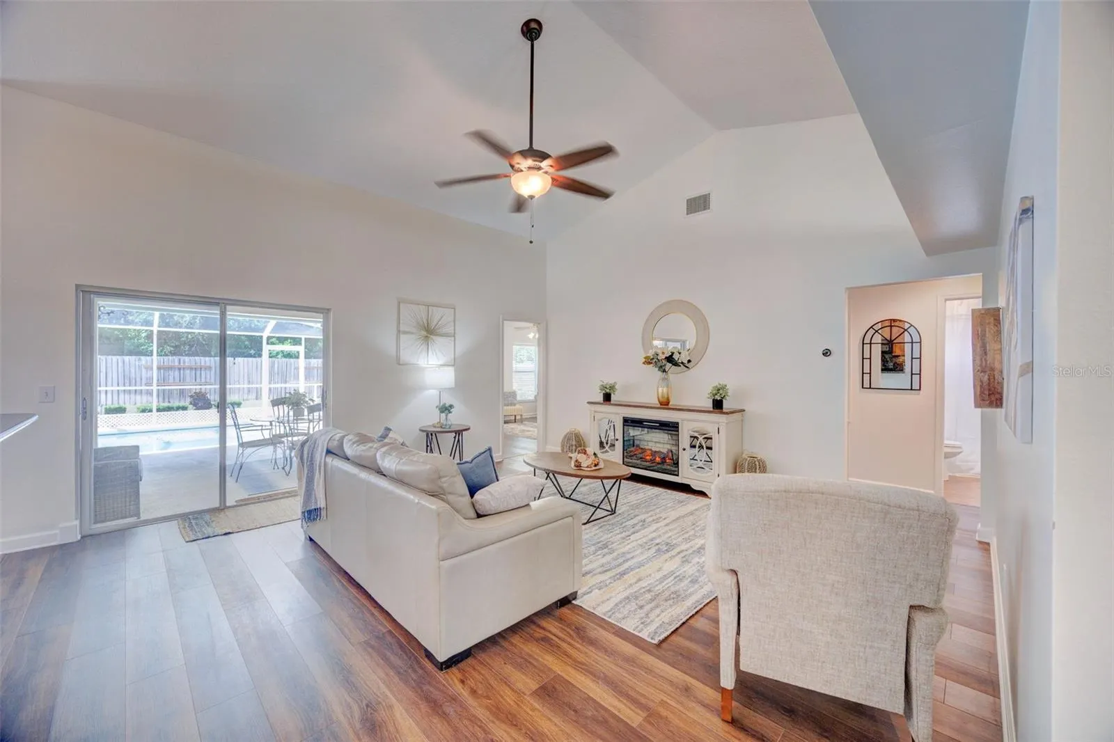 2906 CLOVERFIELD LN