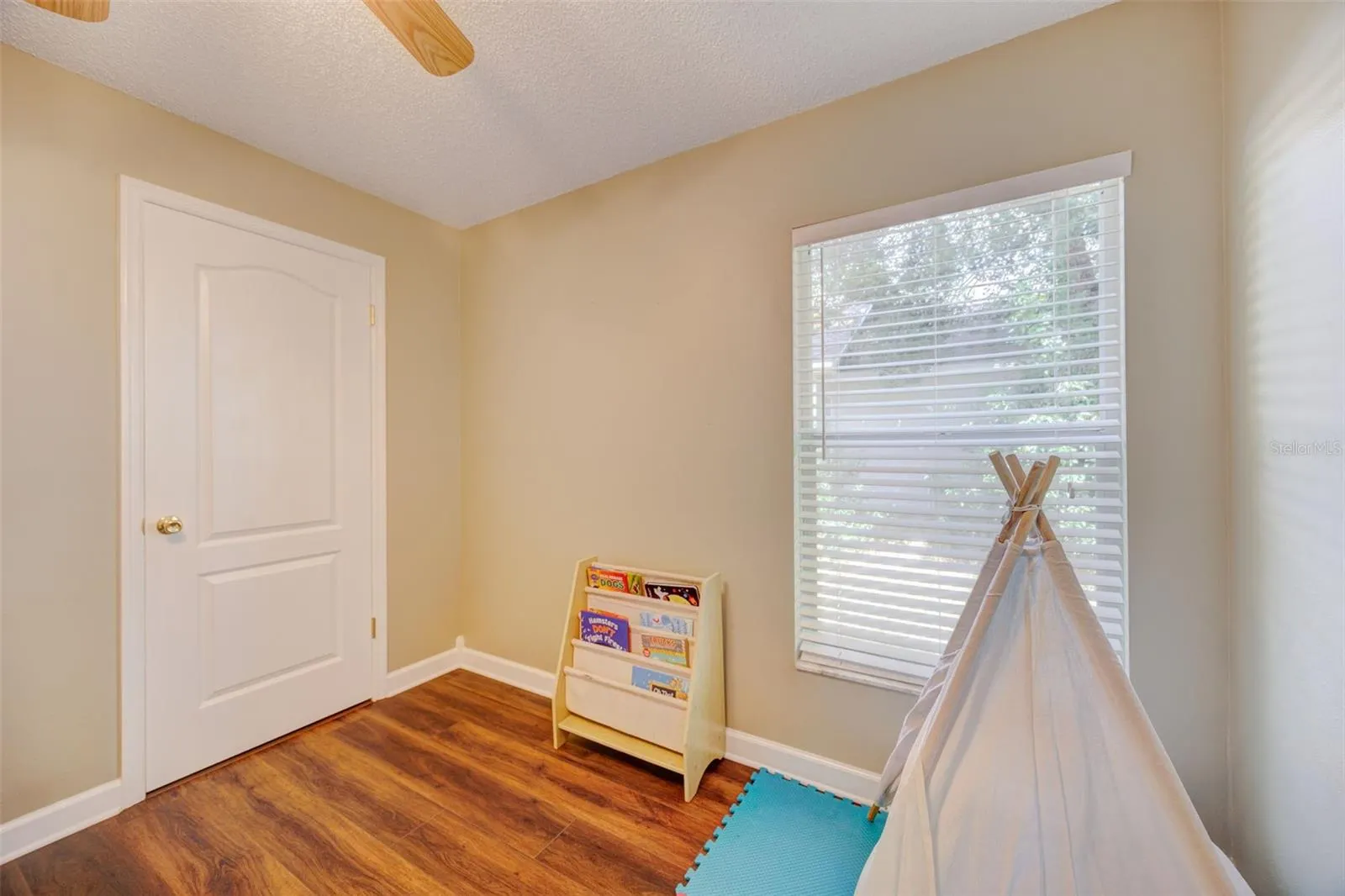 2906 CLOVERFIELD LN