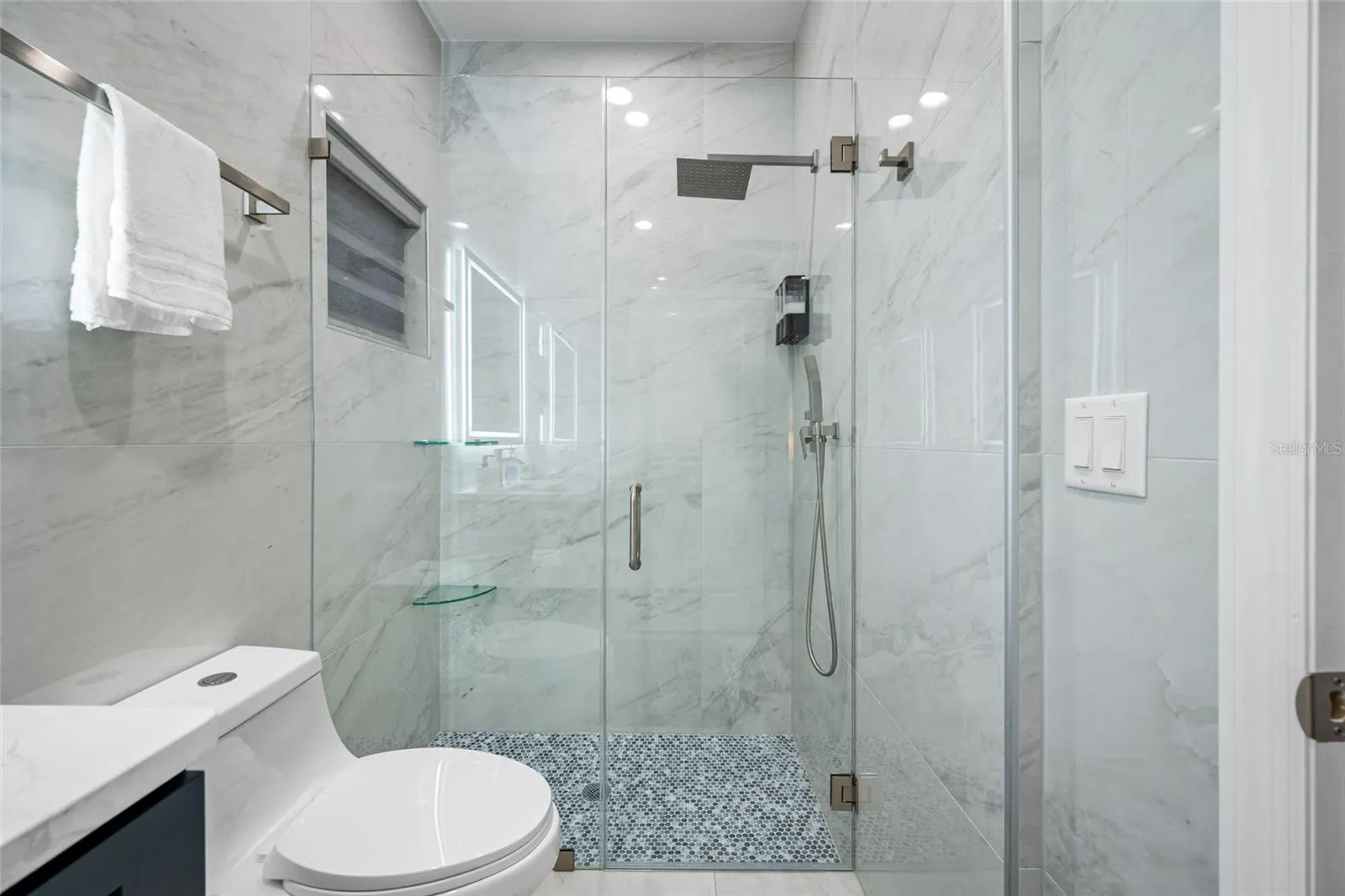 527 N GARDEN AVE #Unit South, #Unit South