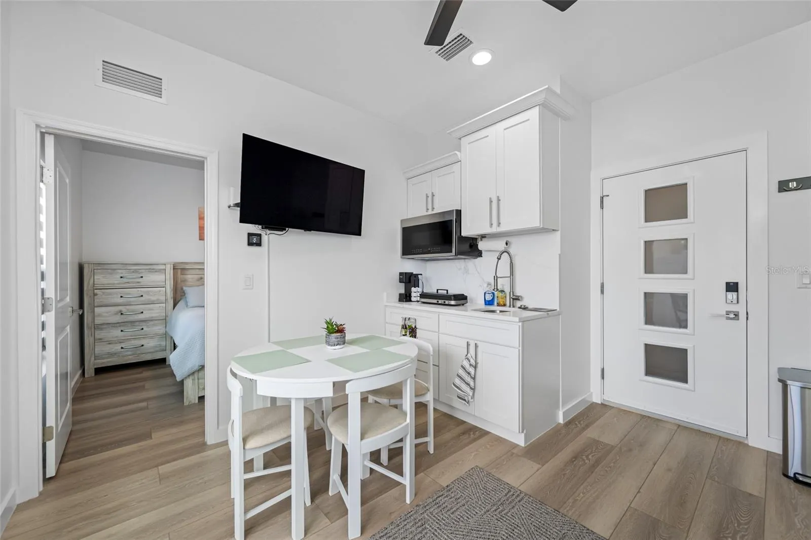 527 N GARDEN AVE #Unit South, #Unit South