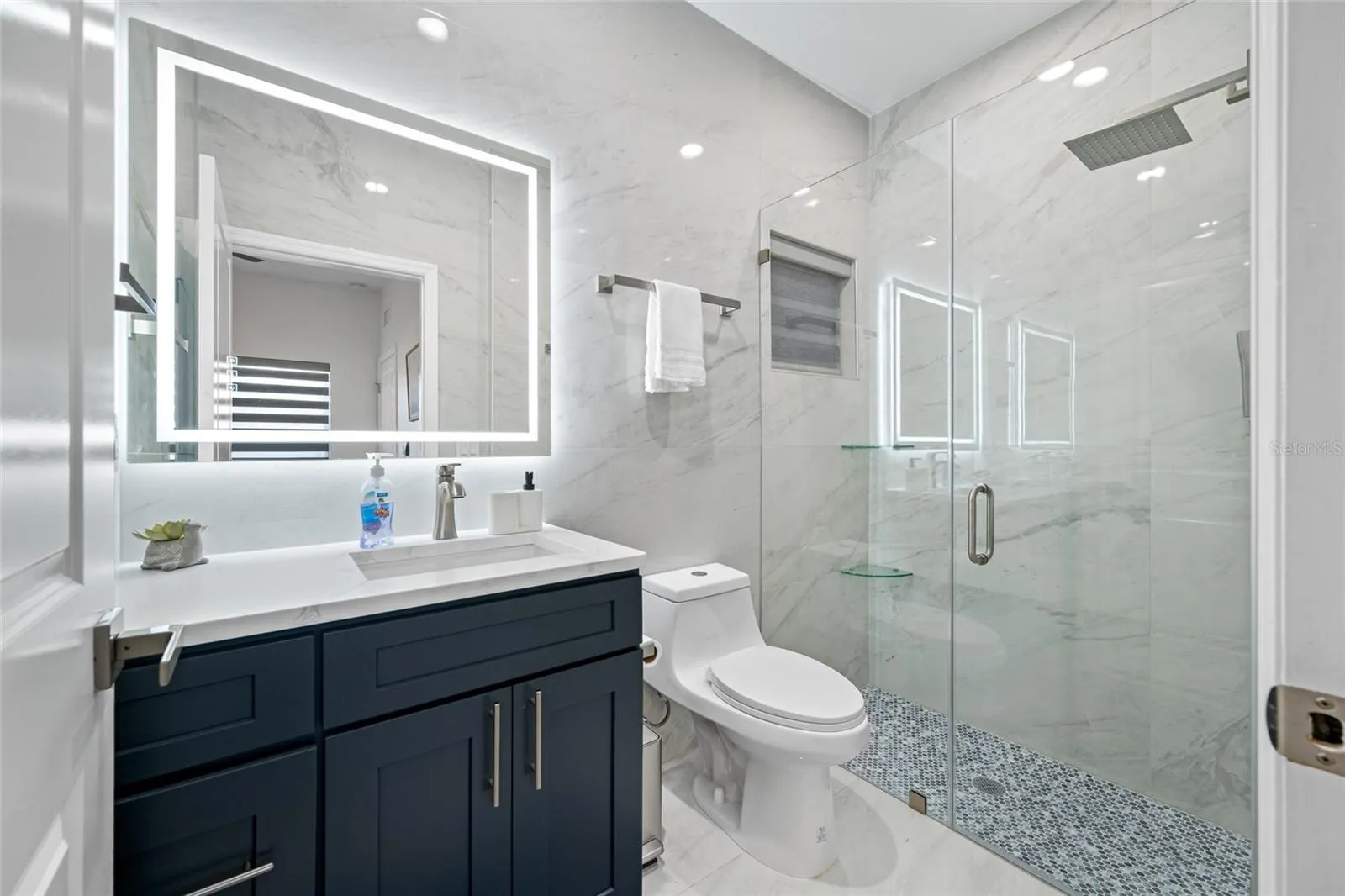 527 N GARDEN AVE #Unit South, #Unit South