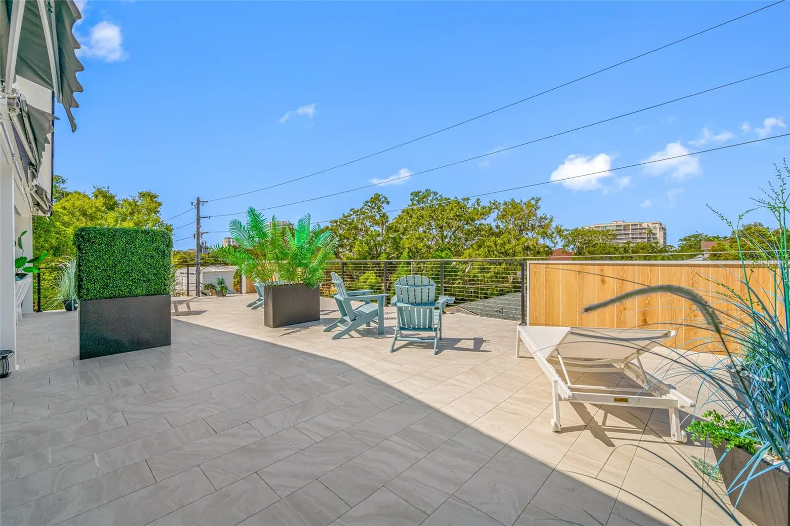 527 N GARDEN AVE #Unit South, #Unit South