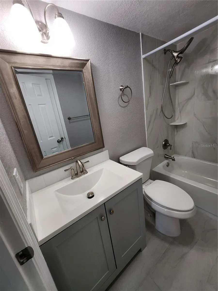 5541 BAY BLVD #403, #403