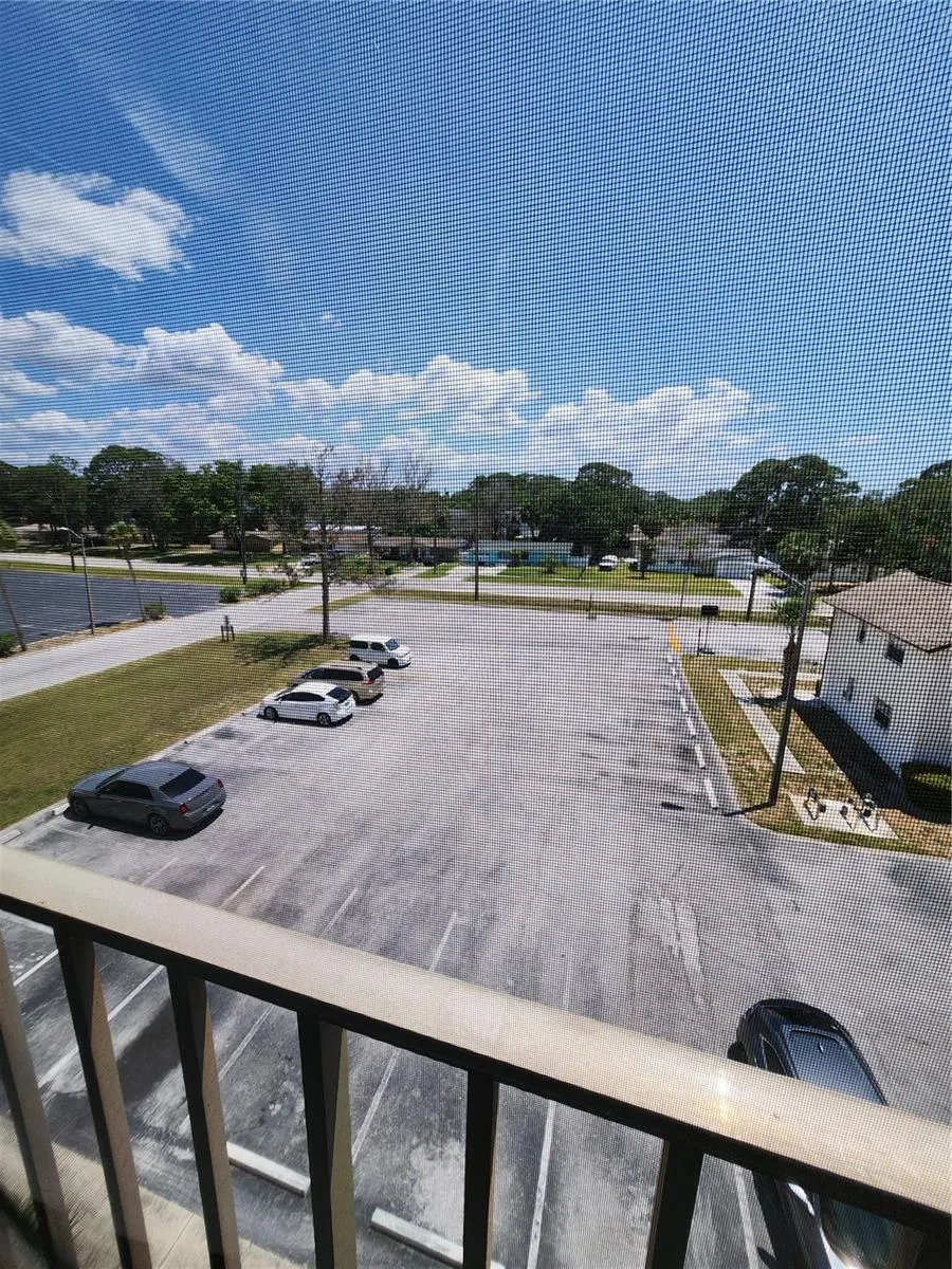 5541 BAY BLVD #403, #403