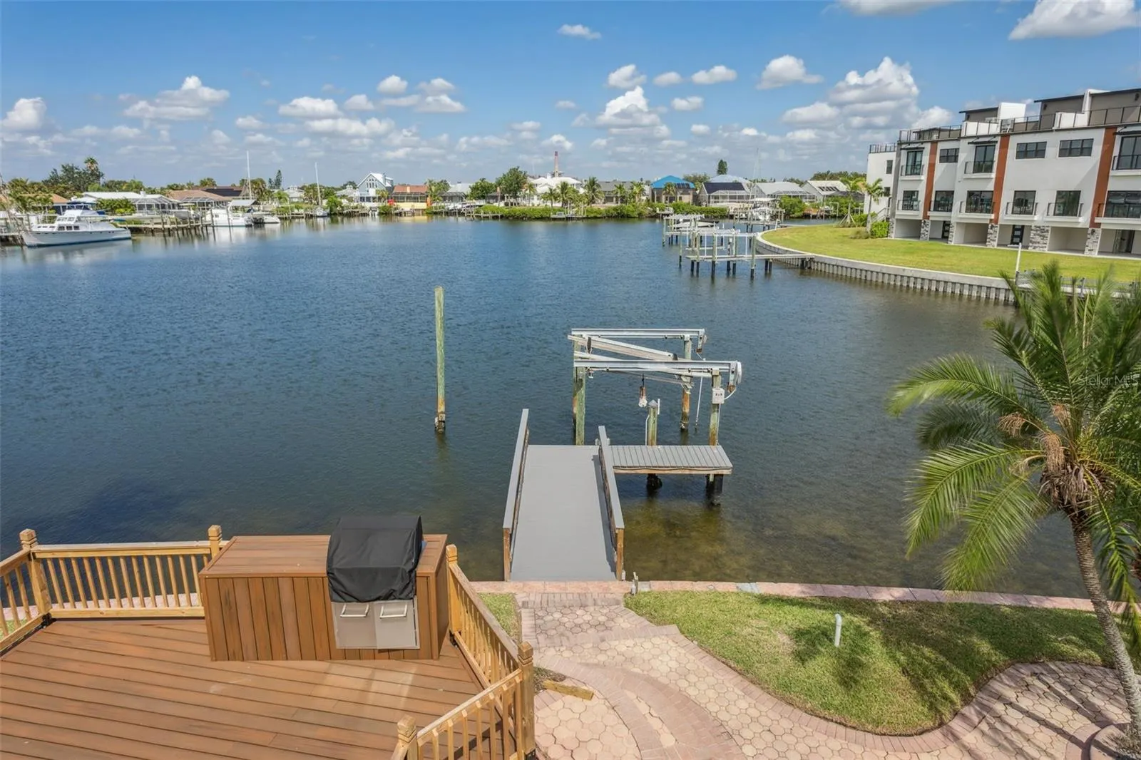 769 KINGSTON CT