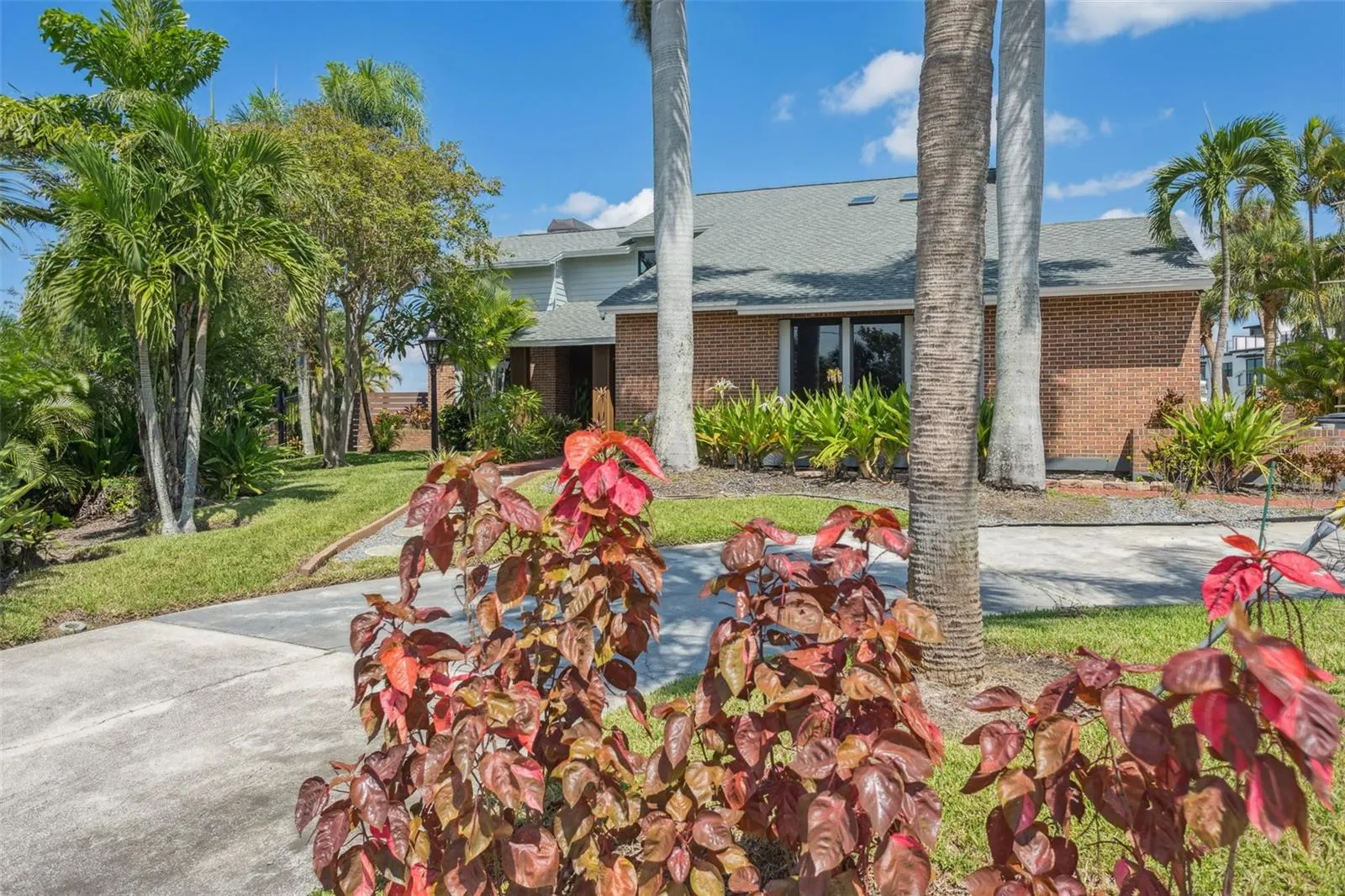 769 KINGSTON CT