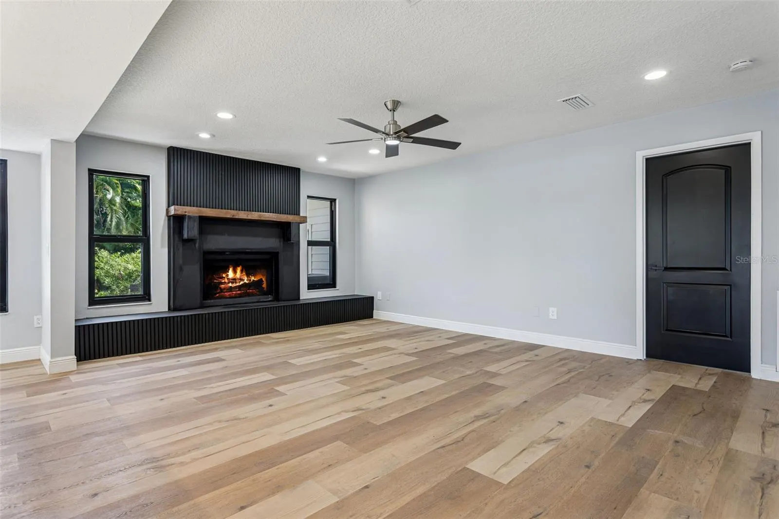 769 KINGSTON CT
