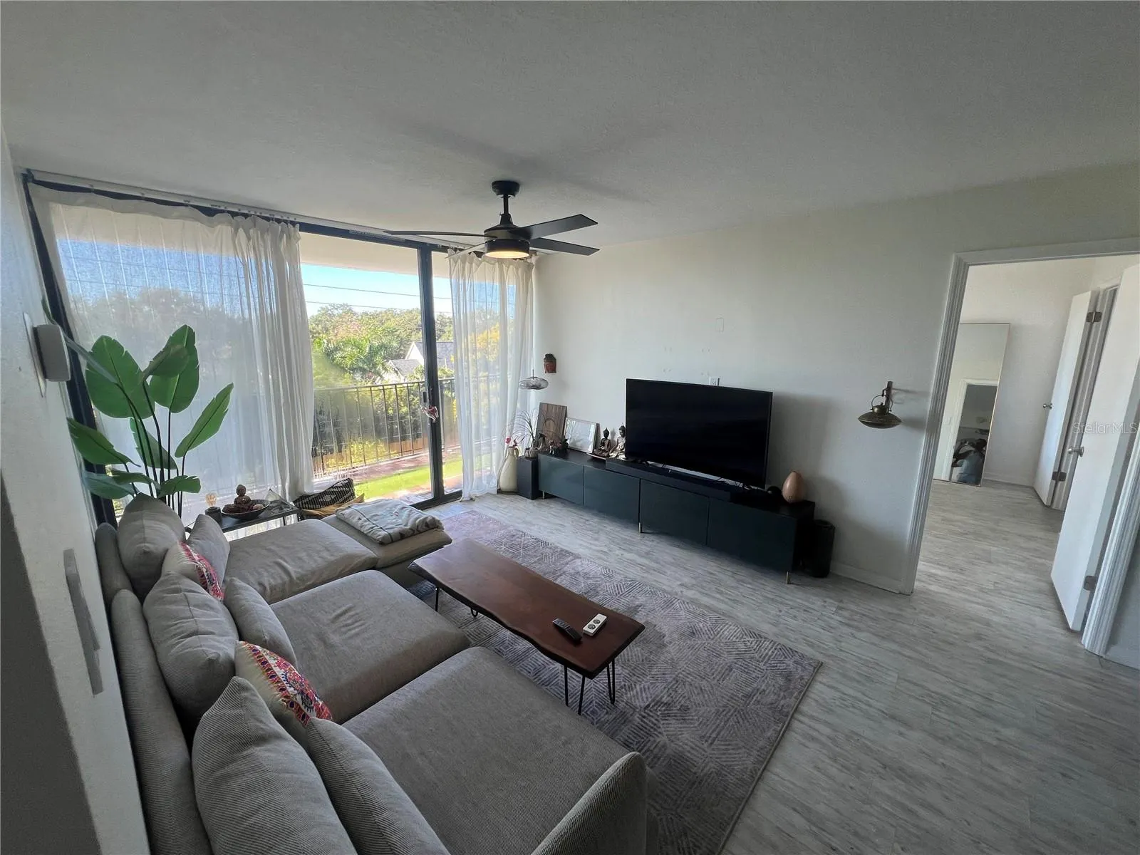 3211 W SWANN AVE #506, #506