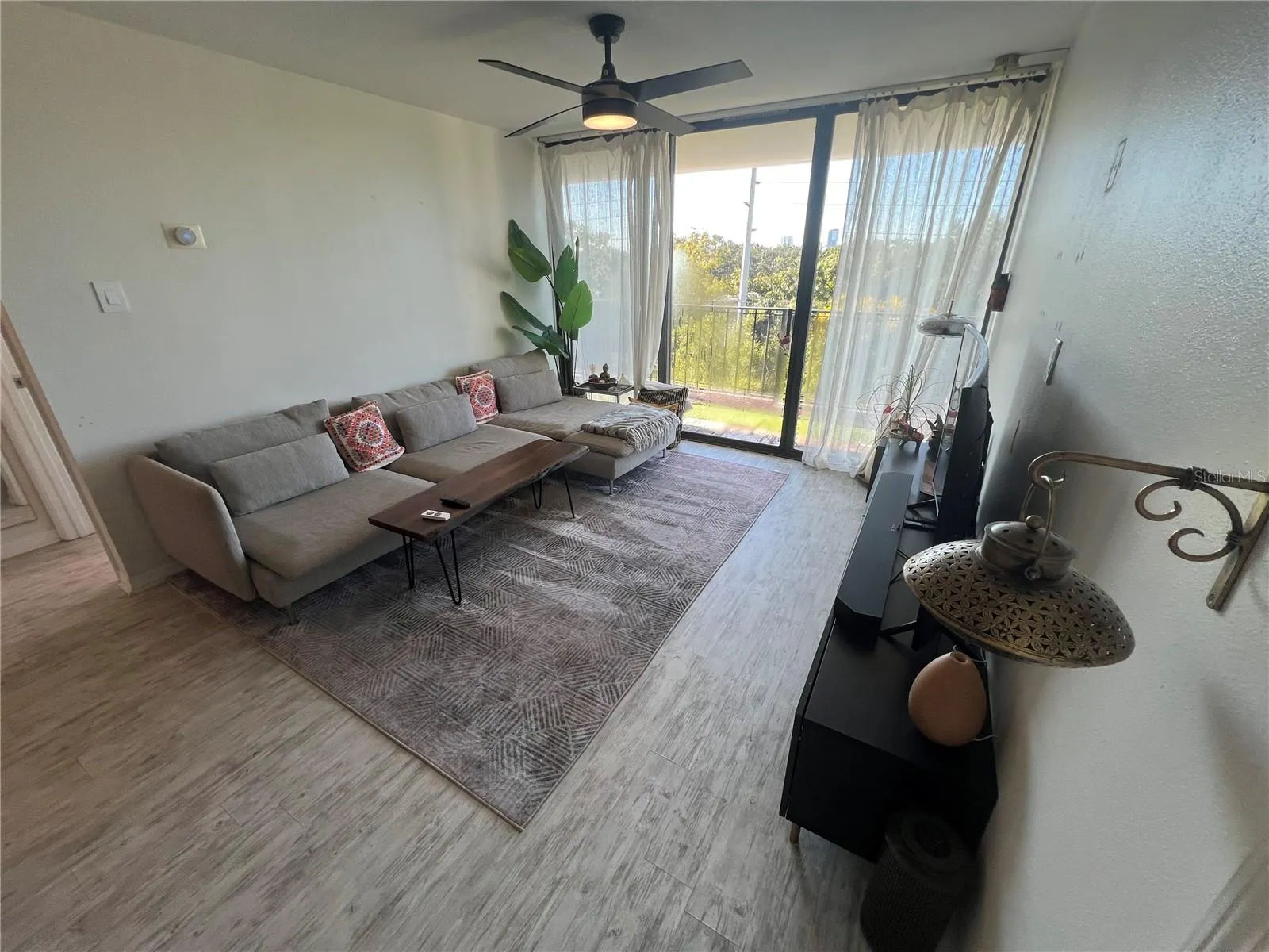 3211 W SWANN AVE #506, #506