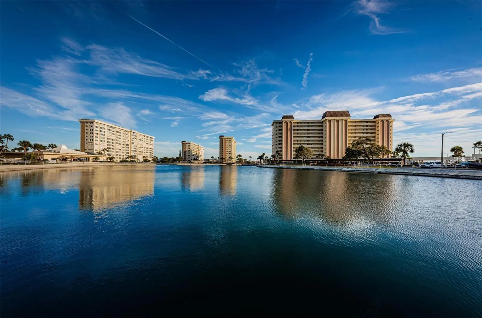 4550 COVE CIR #704, #704