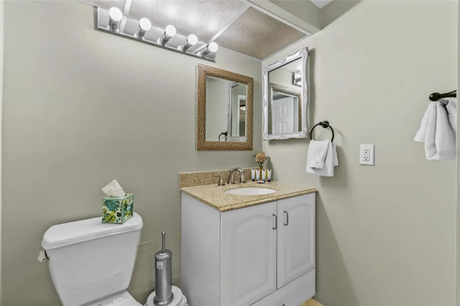 4550 COVE CIR #704, #704