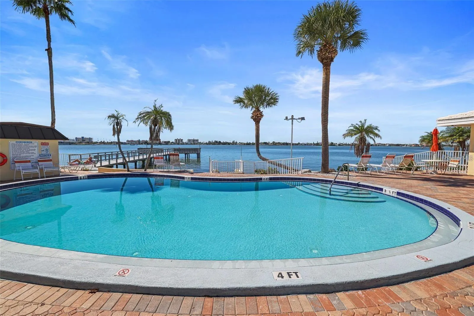 4550 COVE CIR #704, #704