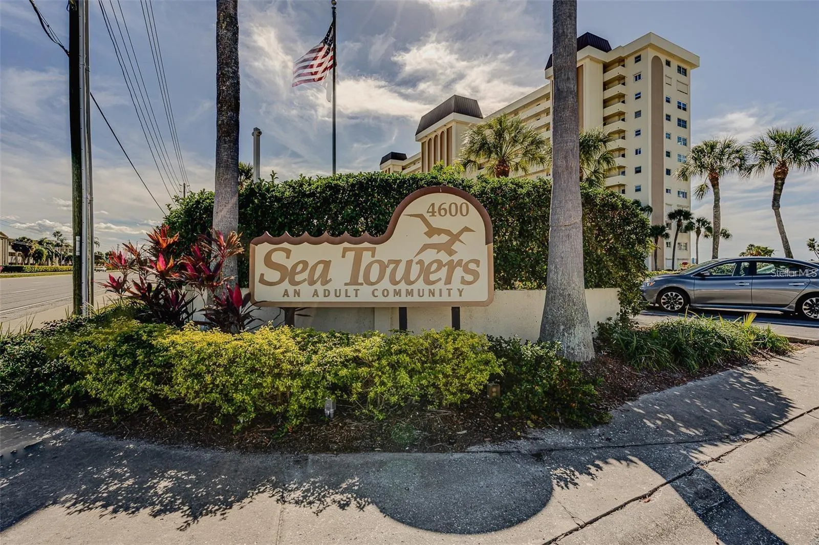 4550 COVE CIR #704, #704