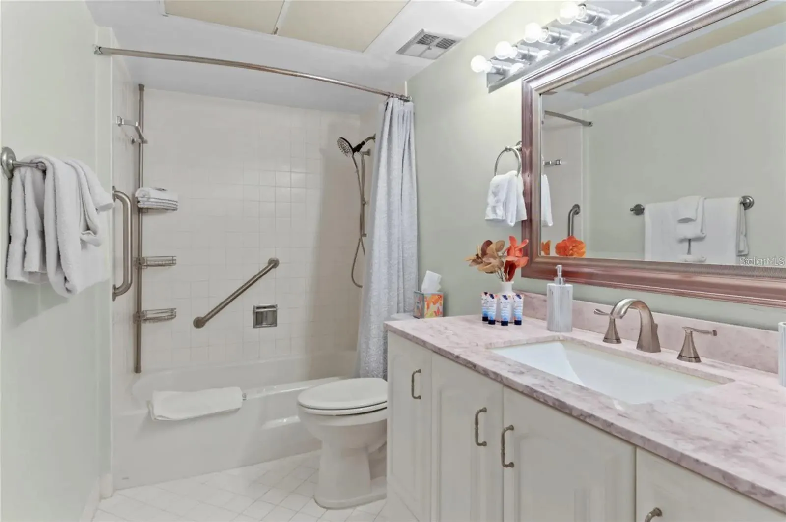 4550 COVE CIR #704, #704