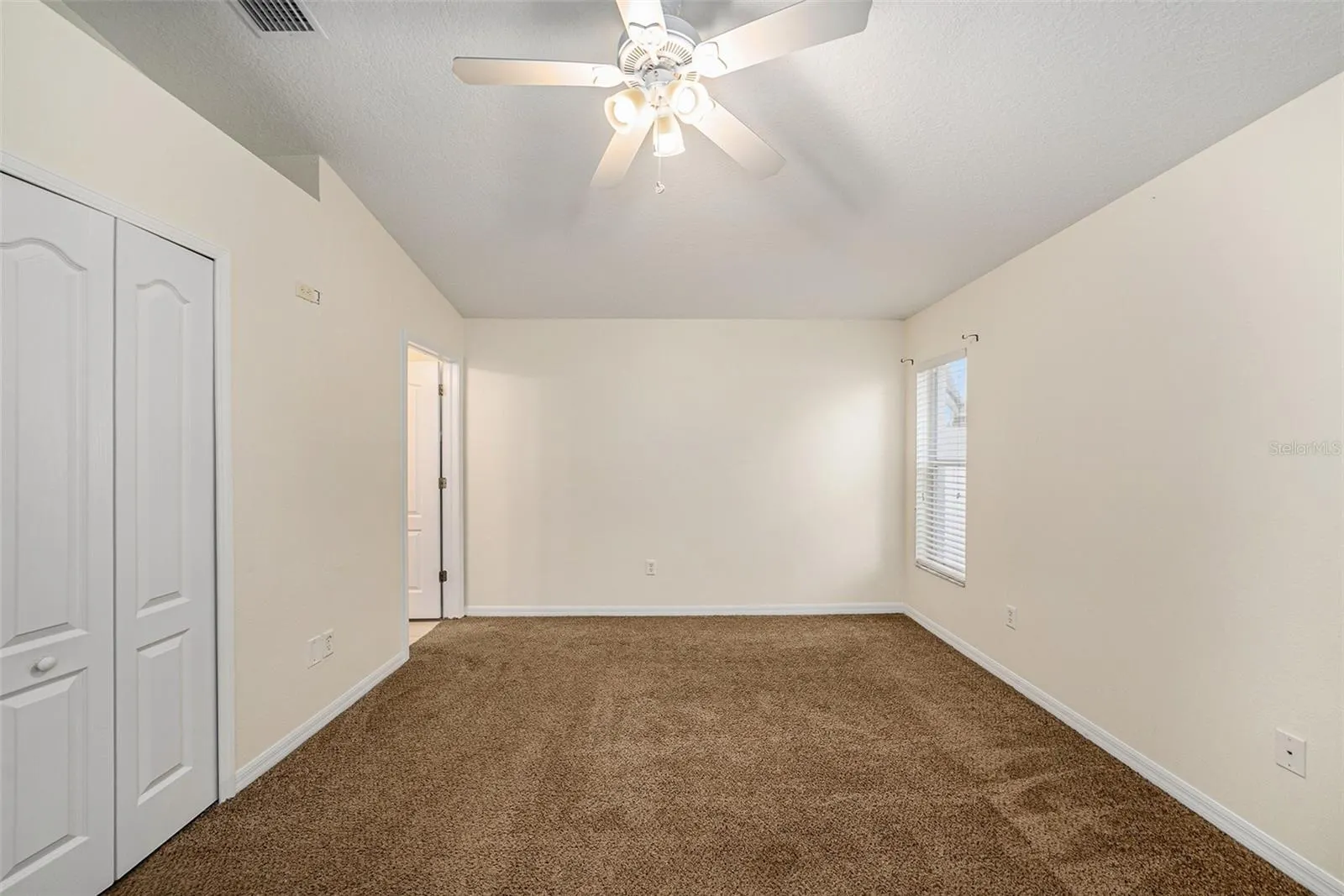 7924 CARRIAGE POINTE DR