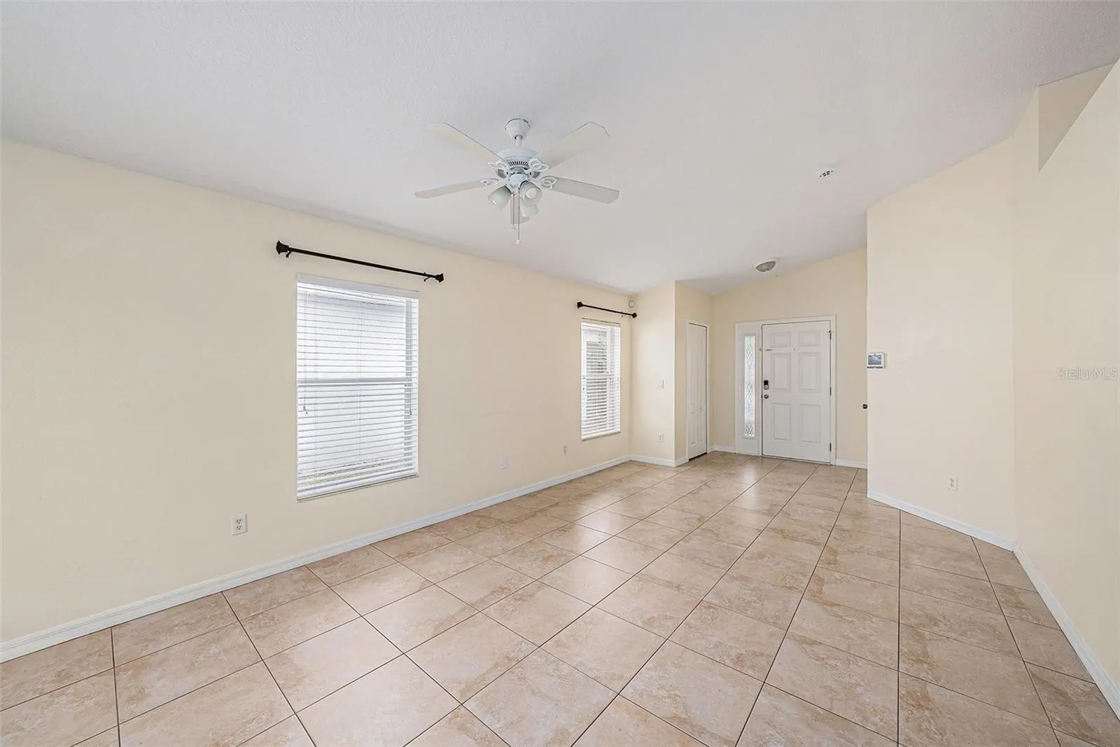 7924 CARRIAGE POINTE DR