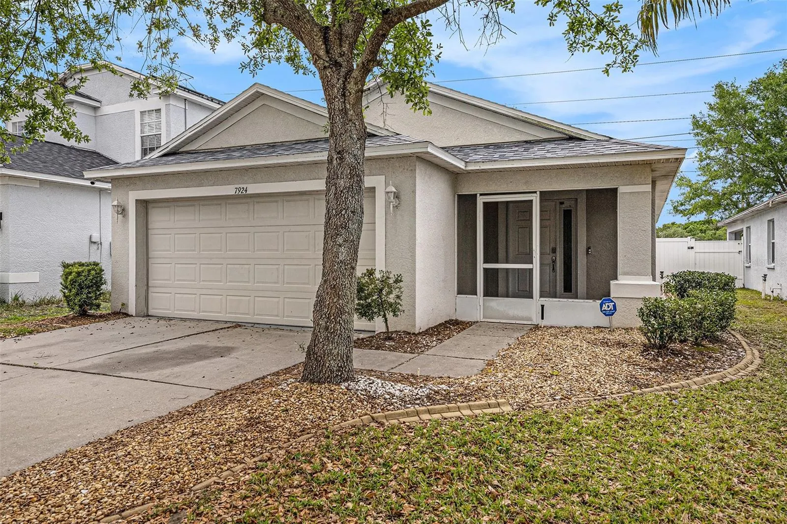 7924 CARRIAGE POINTE DR