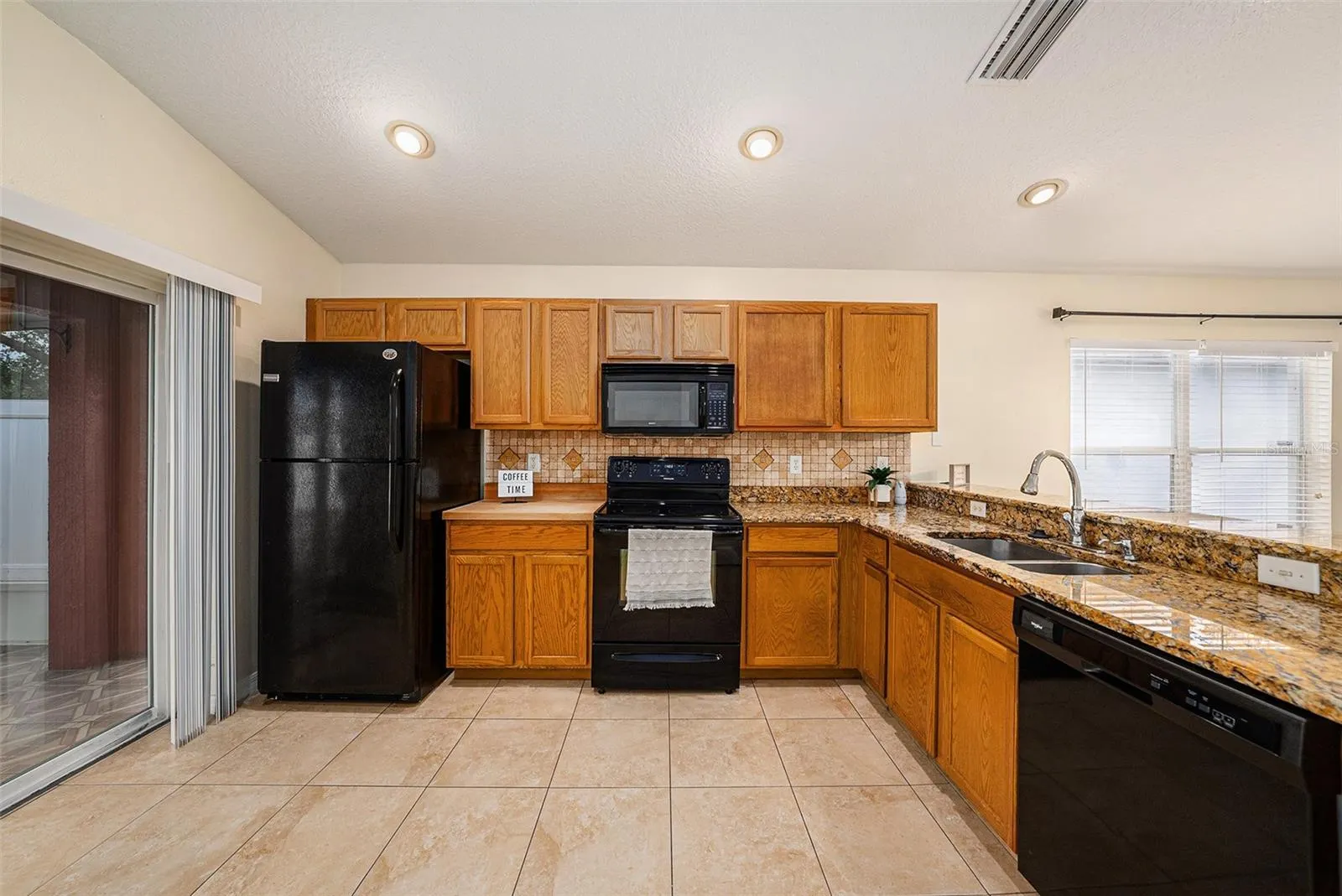7924 CARRIAGE POINTE DR