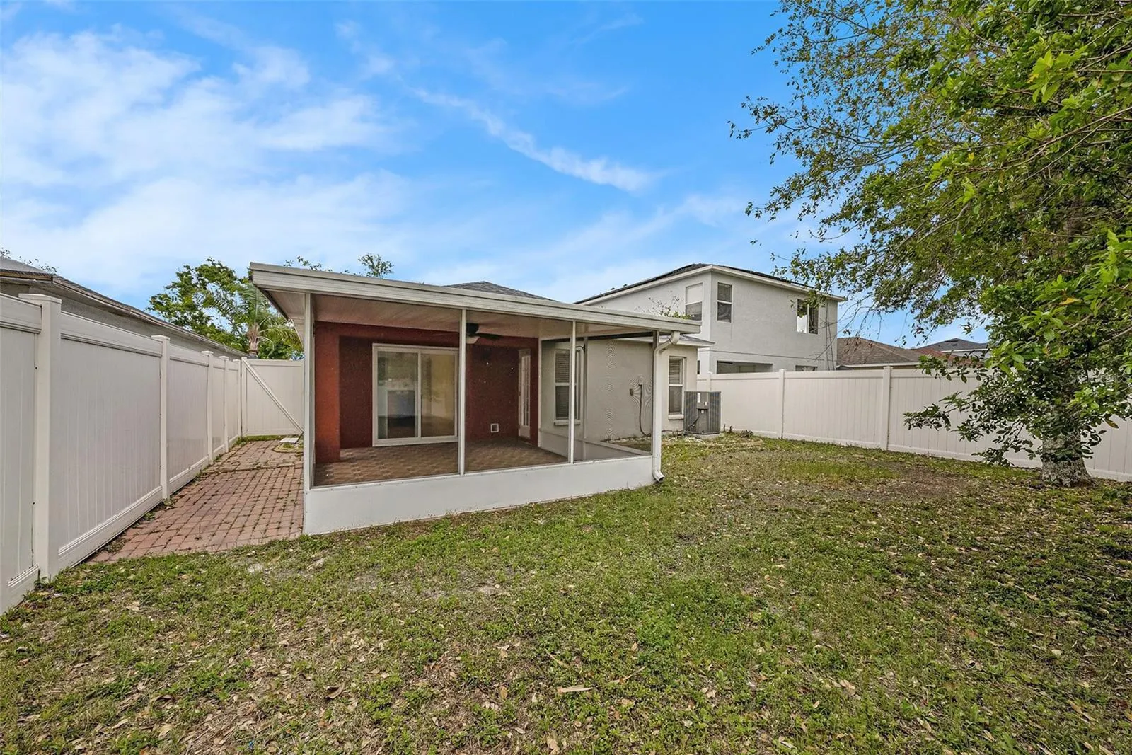 7924 CARRIAGE POINTE DR