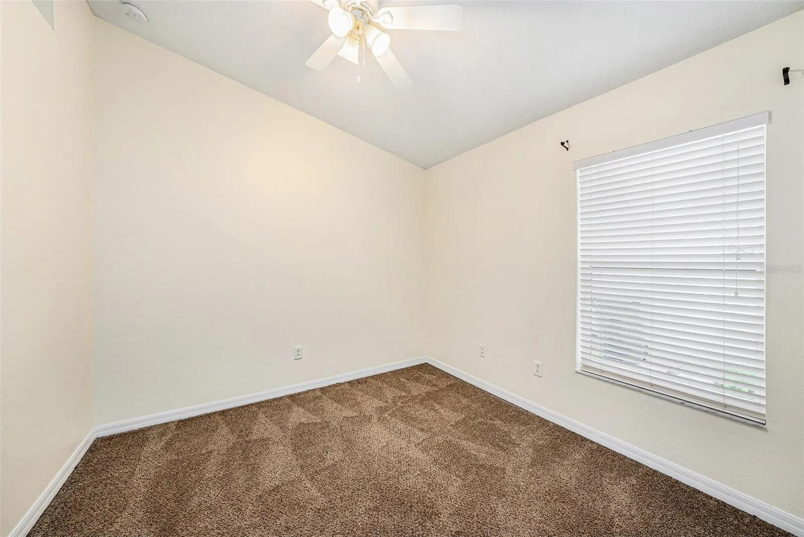 7924 CARRIAGE POINTE DR