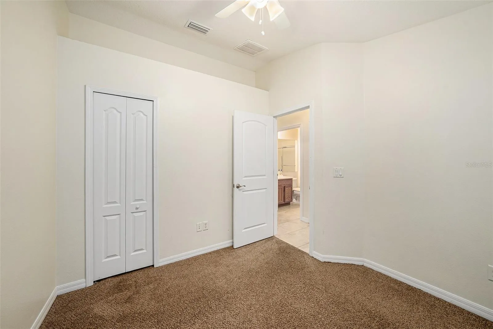 7924 CARRIAGE POINTE DR
