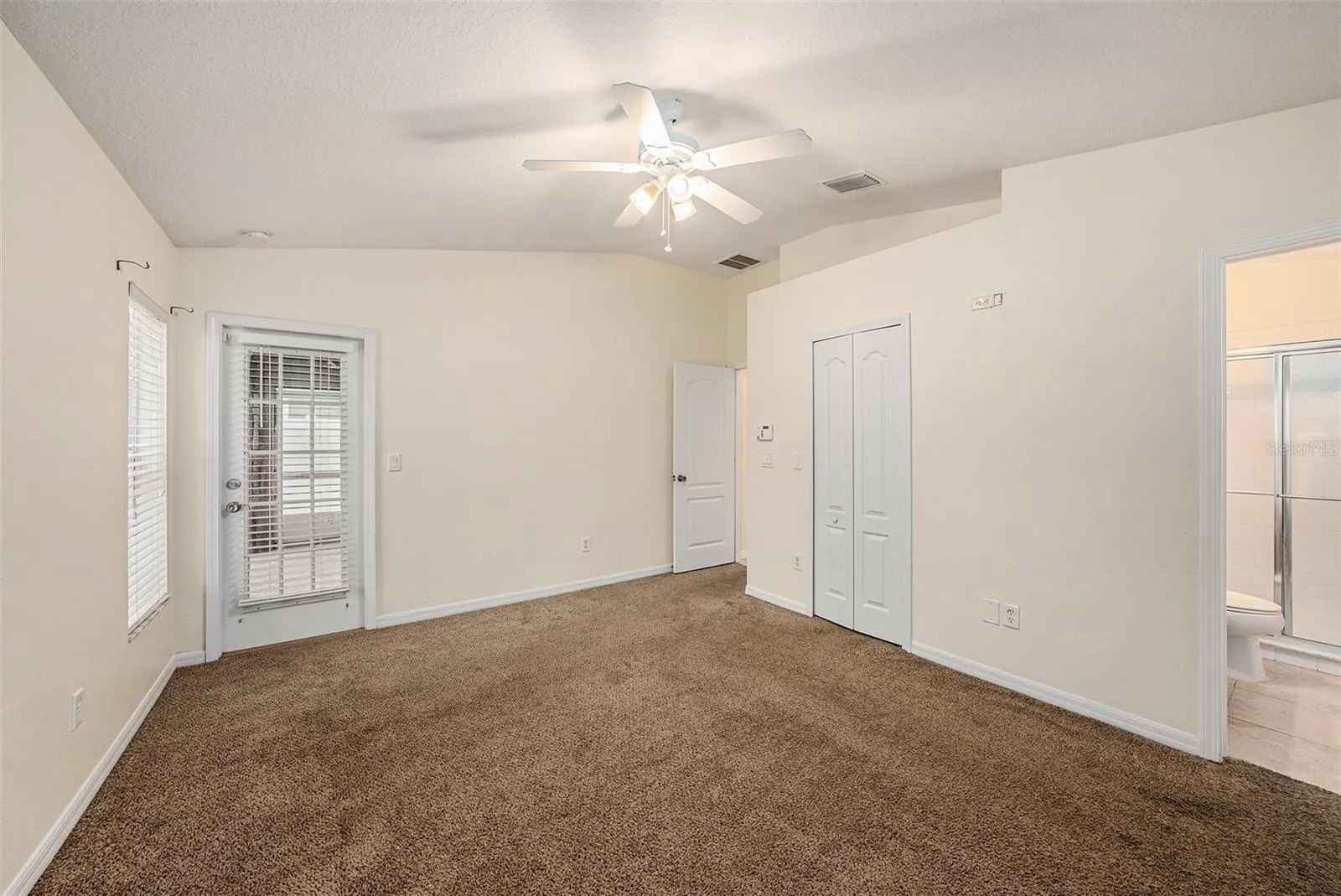 7924 CARRIAGE POINTE DR