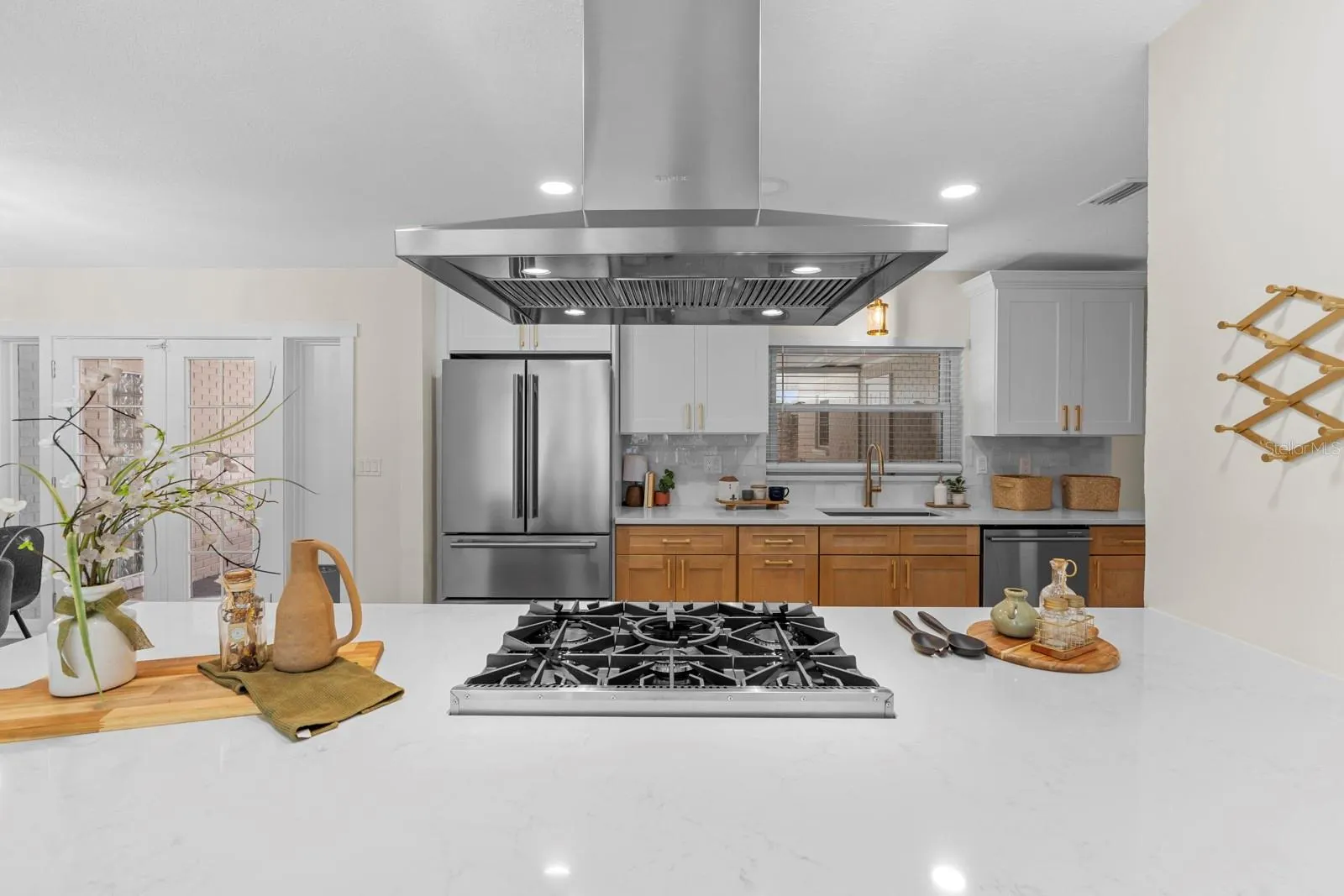 4631 W SUNSET BLVD