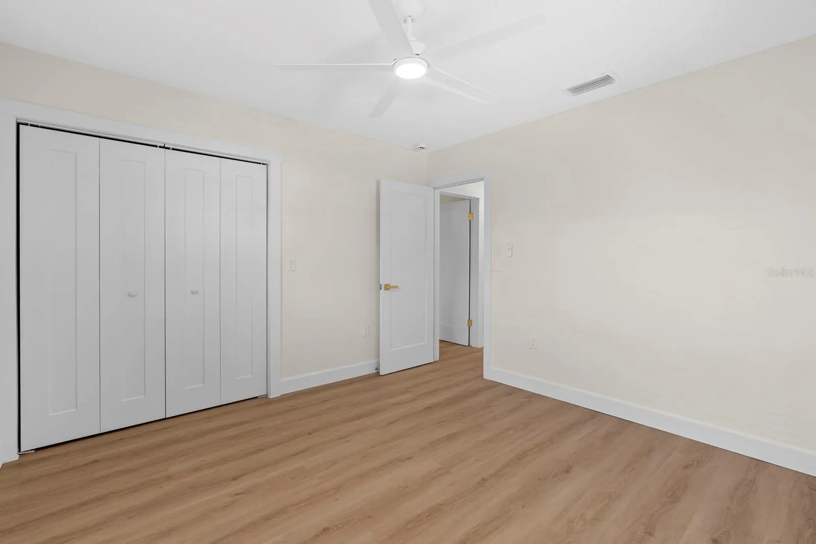 4631 W SUNSET BLVD