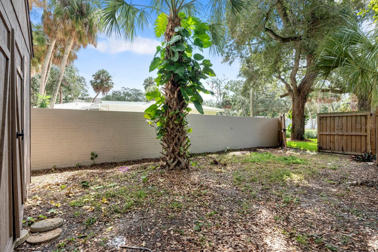4631 W SUNSET BLVD
