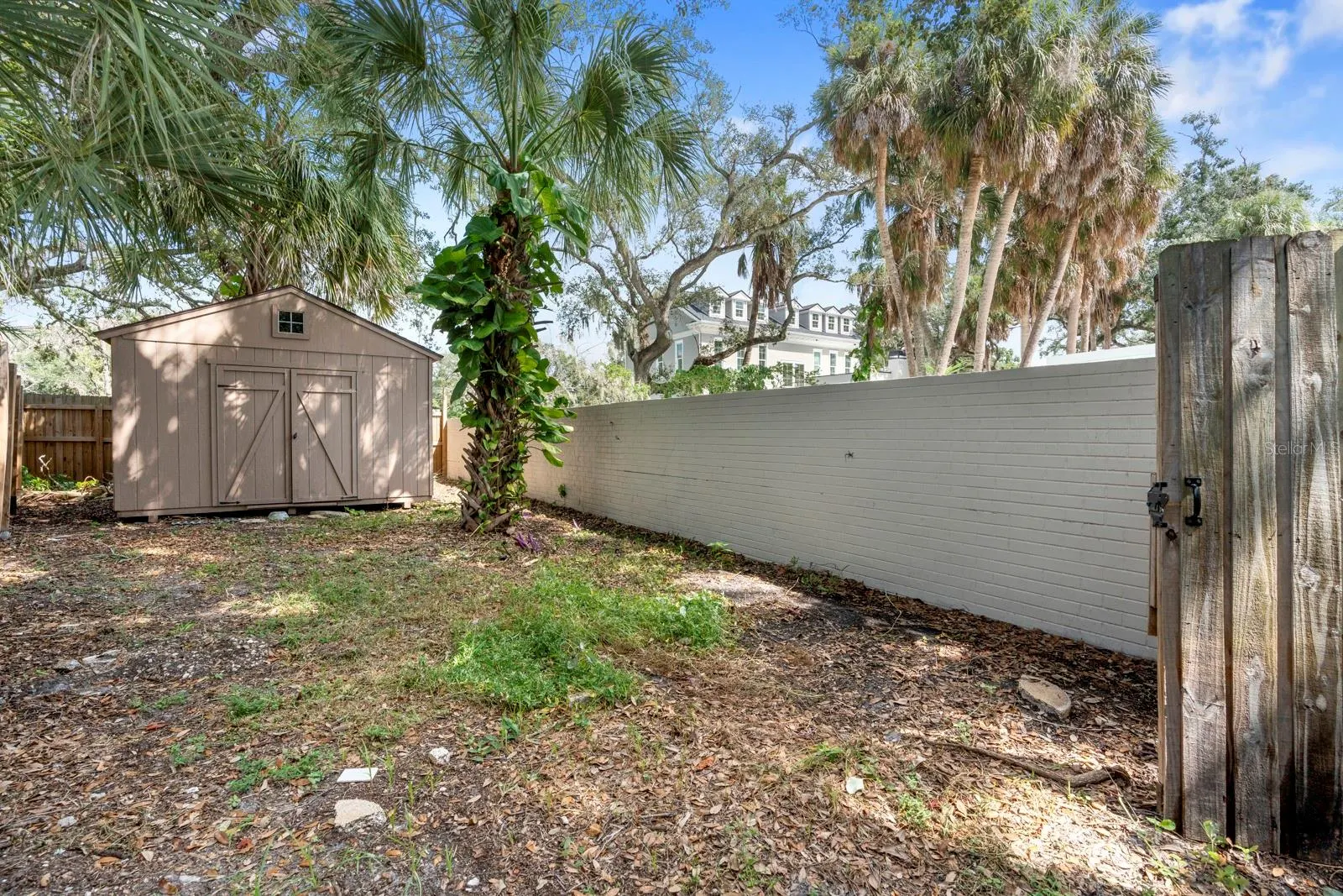 4631 W SUNSET BLVD